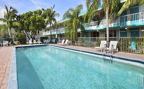 Days Inn Midtown Fort Pierce 2*